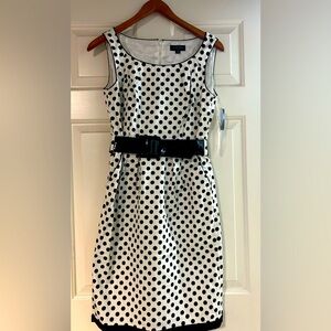 Beautiful polka dot dress by Tahari in size petite 4 NWT